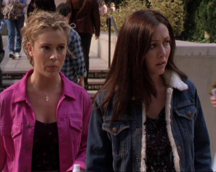 Charmed-Online-dot-310WeAllScreamForIceCream0643.jpg