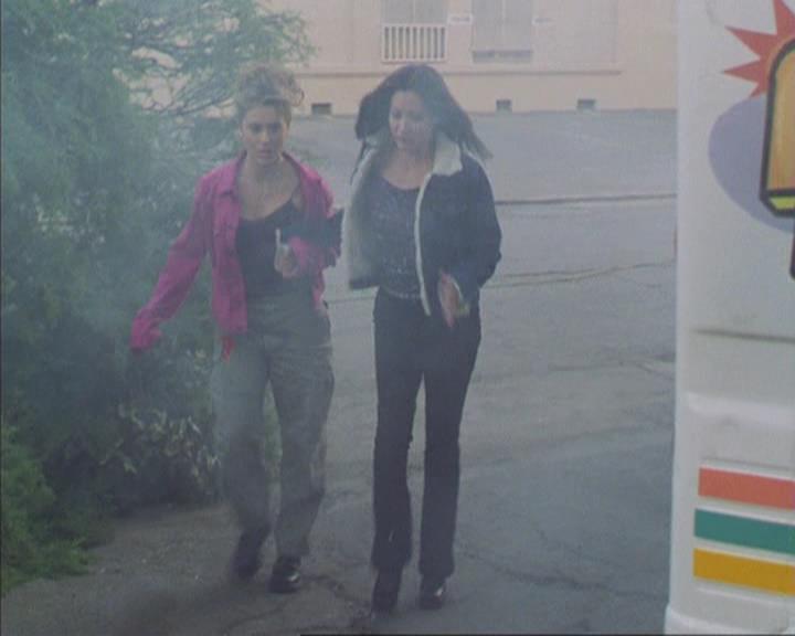 Charmed-Online-dot-310WeAllScreamForIceCream0654.jpg