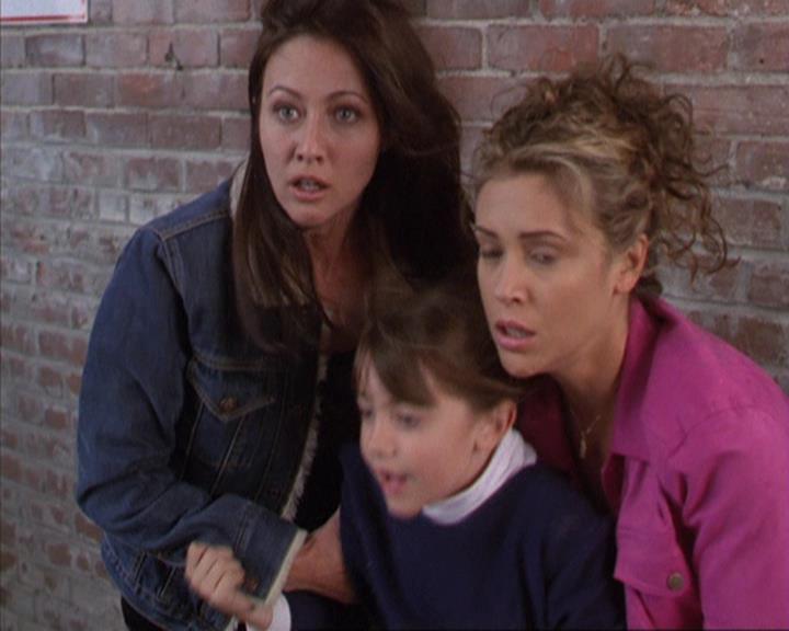 Charmed-Online-dot-310WeAllScreamForIceCream0666.jpg
