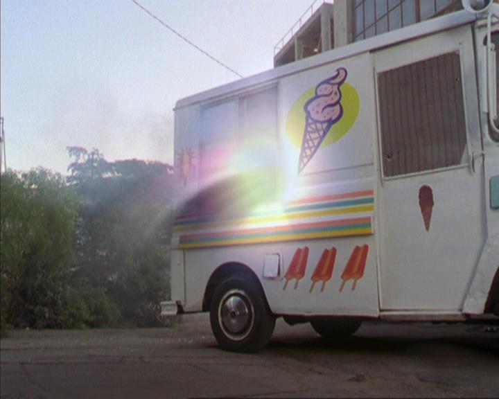 Charmed-Online-dot-310WeAllScreamForIceCream0668.jpg