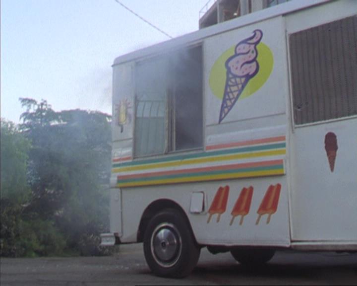 Charmed-Online-dot-310WeAllScreamForIceCream0674.jpg