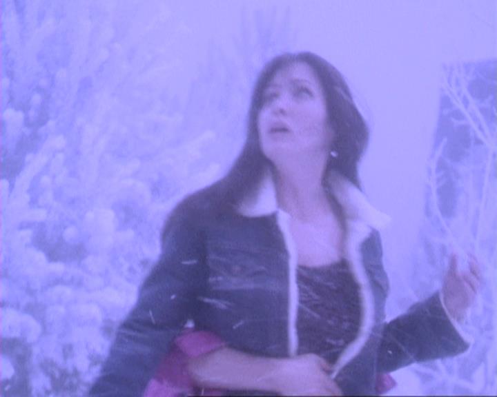 Charmed-Online-dot-310WeAllScreamForIceCream0773.jpg