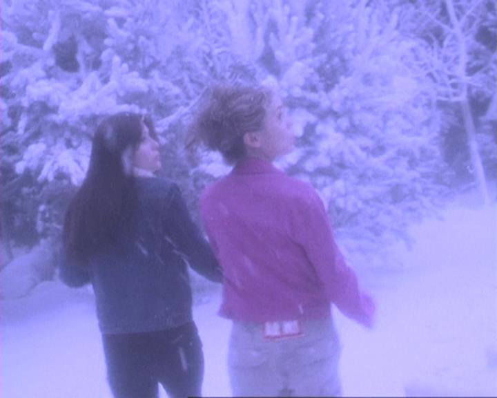 Charmed-Online-dot-310WeAllScreamForIceCream1064.jpg
