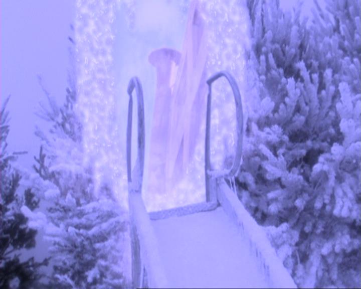 Charmed-Online-dot-310WeAllScreamForIceCream1070.jpg