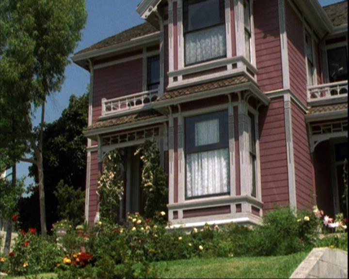 Charmed-Online-dot-310WeAllScreamForIceCream1139.jpg