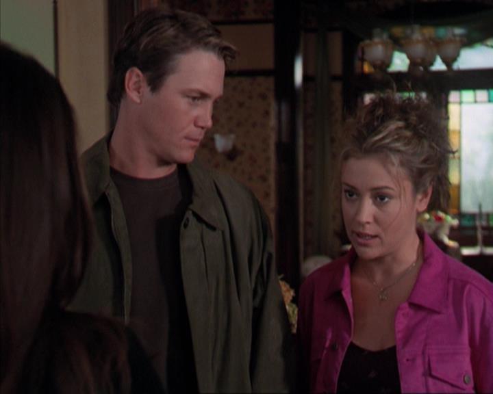 Charmed-Online-dot-310WeAllScreamForIceCream1174.jpg