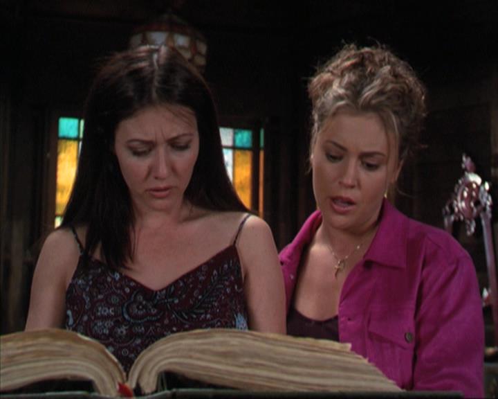 Charmed-Online-dot-310WeAllScreamForIceCream1229.jpg