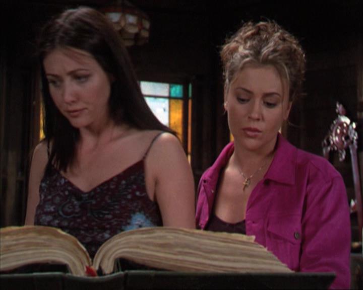 Charmed-Online-dot-310WeAllScreamForIceCream1239.jpg