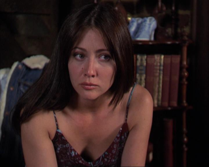 Charmed-Online-dot-310WeAllScreamForIceCream1321.jpg