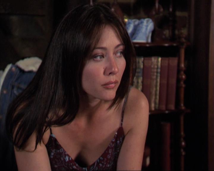 Charmed-Online-dot-310WeAllScreamForIceCream1325.jpg