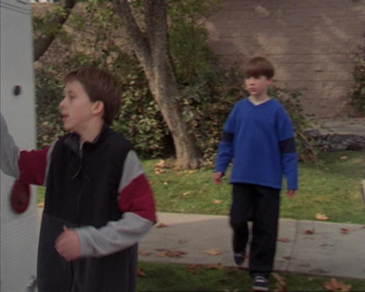 Charmed-Online-dot-310WeAllScreamForIceCream1376.jpg