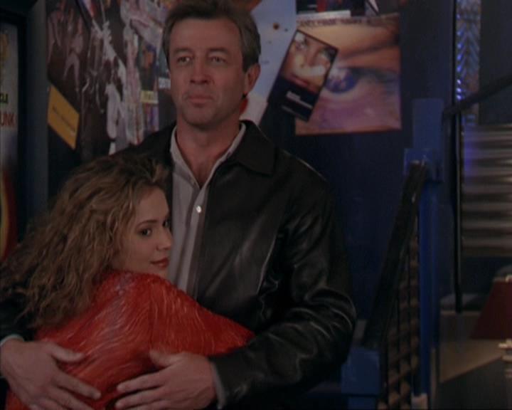 Charmed-Online-dot-310WeAllScreamForIceCream1479.jpg