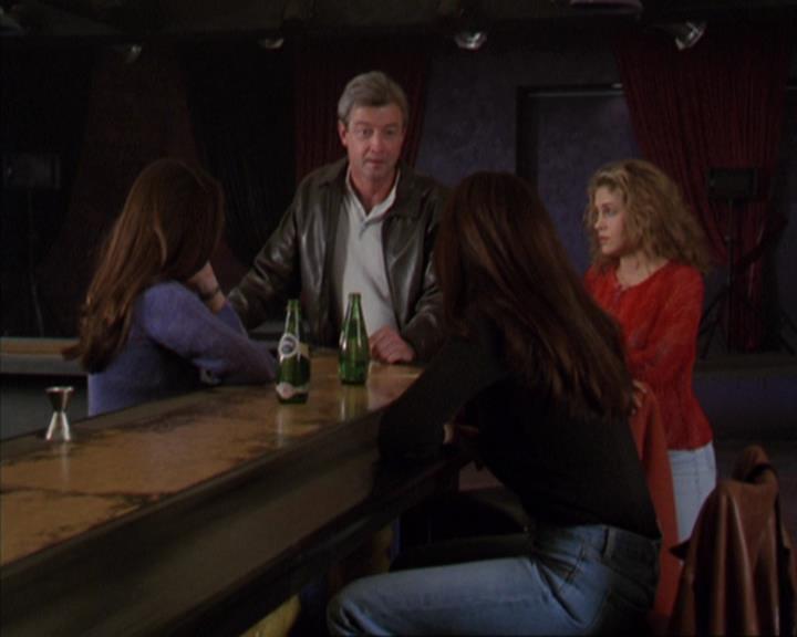 Charmed-Online-dot-310WeAllScreamForIceCream1621.jpg