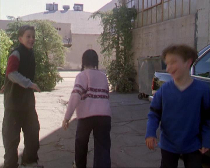 Charmed-Online-dot-310WeAllScreamForIceCream1710.jpg