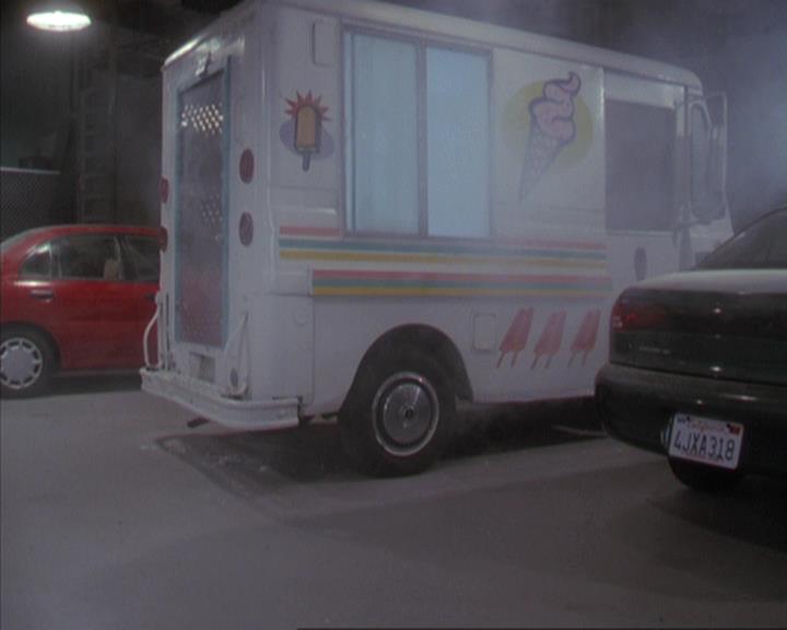 Charmed-Online-dot-310WeAllScreamForIceCream2132.jpg