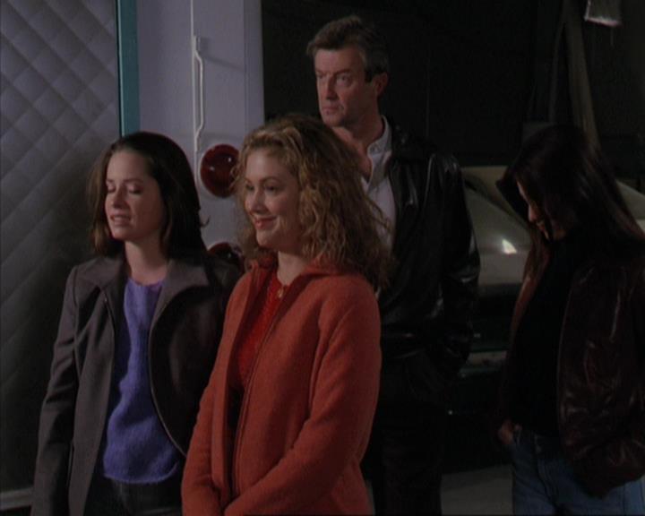 Charmed-Online-dot-310WeAllScreamForIceCream2194.jpg