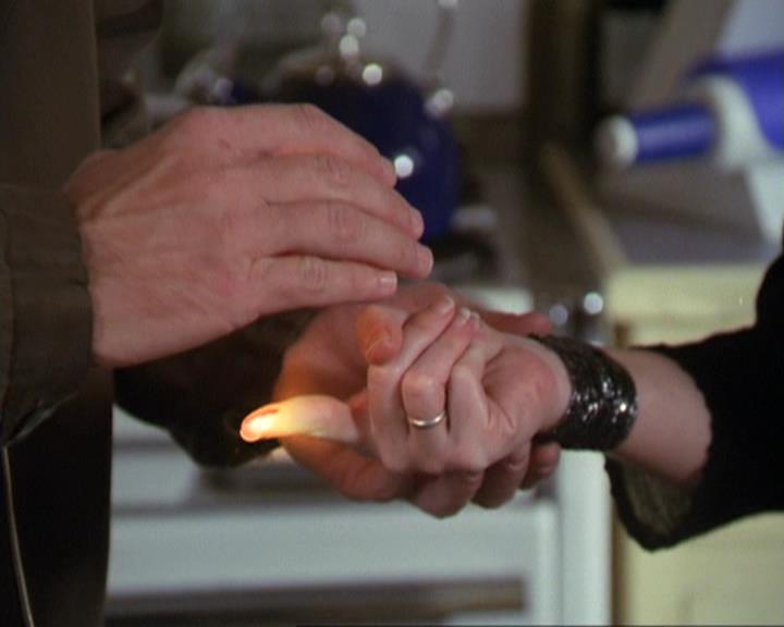 Charmed-Online-dot-311BlindedByTheWhitelighter0056.jpg