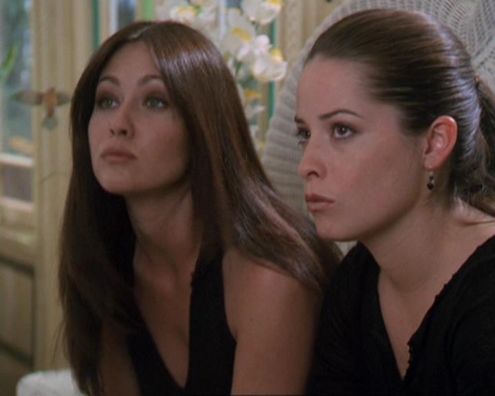 Charmed-Online-dot-311BlindedByTheWhitelighter0622.jpg Charmed-Online-dot-311BlindedByTheWhitelighter0622.jpg