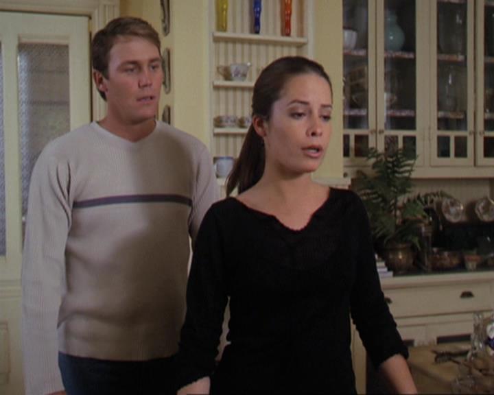 Charmed-Online-dot-311BlindedByTheWhitelighter0707.jpg Charmed-Online-dot-311BlindedByTheWhitelighter0707.jpg