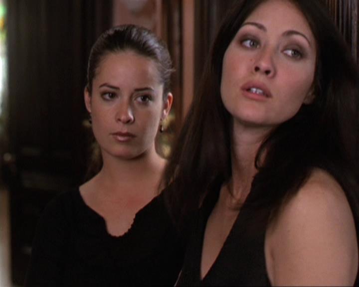 Charmed-Online-dot-311BlindedByTheWhitelighter1350.jpg Charmed-Online-dot-311BlindedByTheWhitelighter1350.jpg