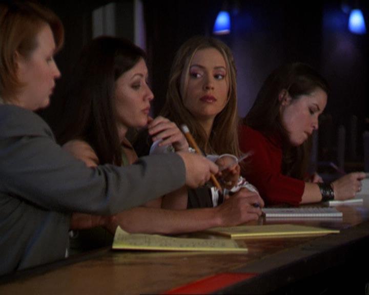 Charmed-Online-dot-311BlindedByTheWhitelighter1792.jpg