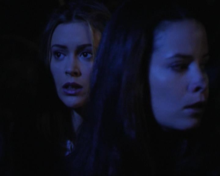 Charmed-Online-dot-311BlindedByTheWhitelighter1874.jpg Charmed-Online-dot-311BlindedByTheWhitelighter1874.jpg