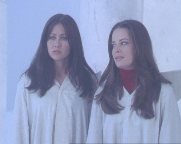 Charmed-Online-dot-311BlindedByTheWhitelighter2183.jpg
