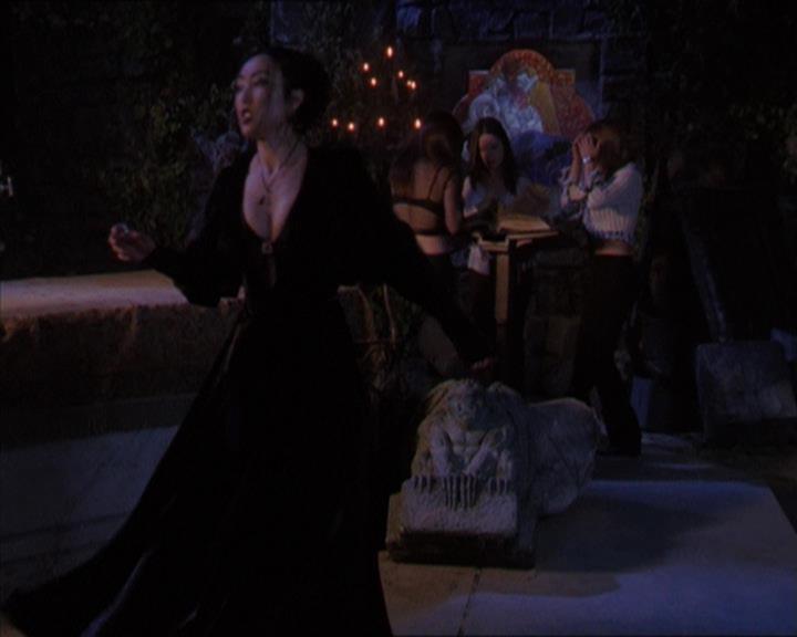 Charmed-Online-dot-313BrideAndGloom2110.jpg