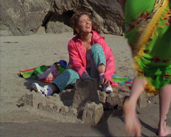 Charmed-Online-dot-316DeathTakesAHalliwell0019.jpg