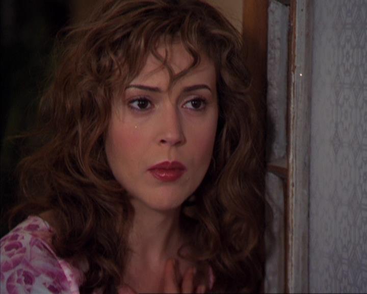 Charmed-Online-dot-316DeathTakesAHalliwell0413.jpg
