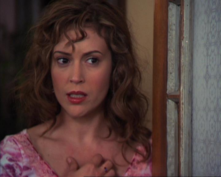 Charmed-Online-dot-316DeathTakesAHalliwell0499.jpg