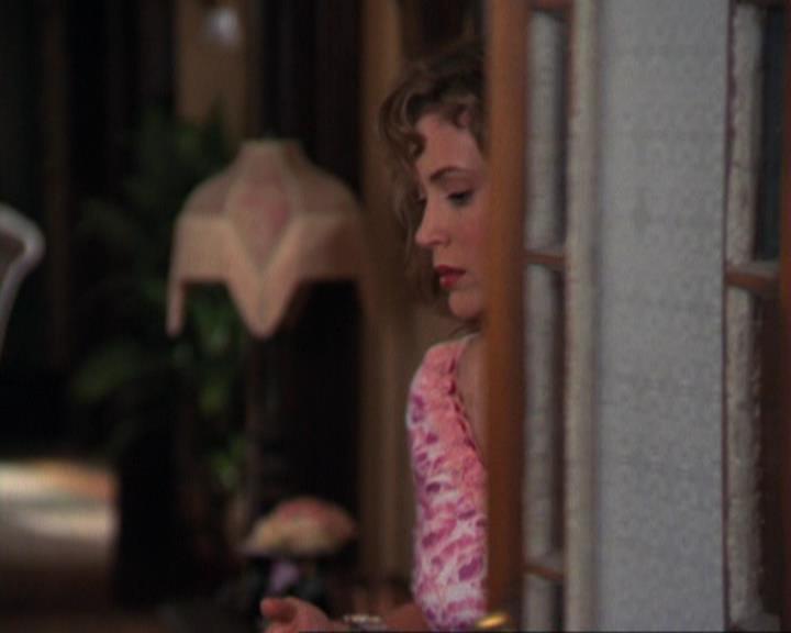 Charmed-Online-dot-316DeathTakesAHalliwell0525.jpg