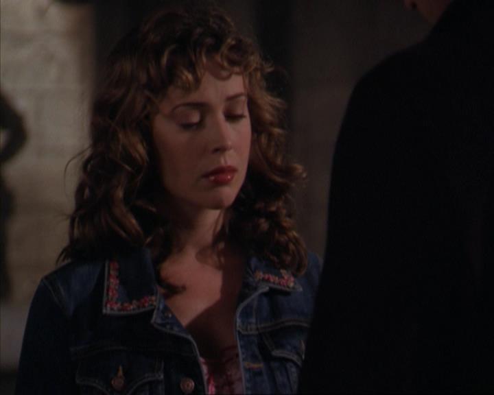Charmed-Online-dot-316DeathTakesAHalliwell0591.jpg