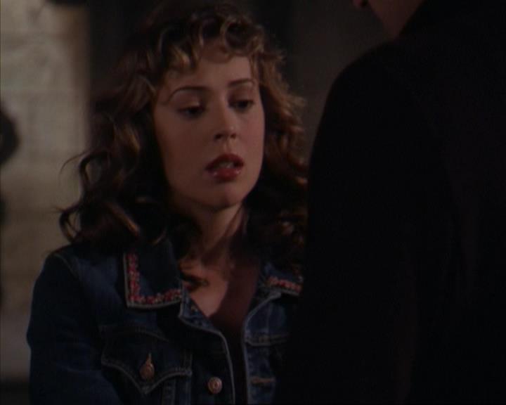 Charmed-Online-dot-316DeathTakesAHalliwell0594.jpg