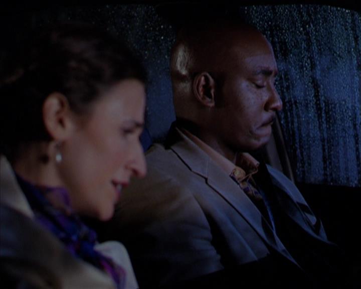 Charmed-Online-dot-316DeathTakesAHalliwell0622.jpg Charmed-Online-dot-316DeathTakesAHalliwell0622.jpg