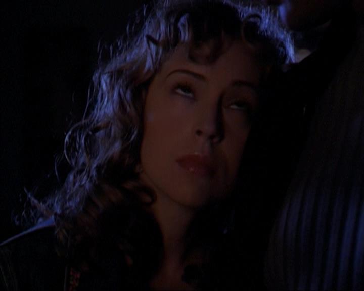 Charmed-Online-dot-316DeathTakesAHalliwell0751.jpg