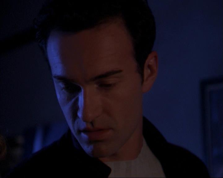 Charmed-Online-dot-316DeathTakesAHalliwell0753.jpg