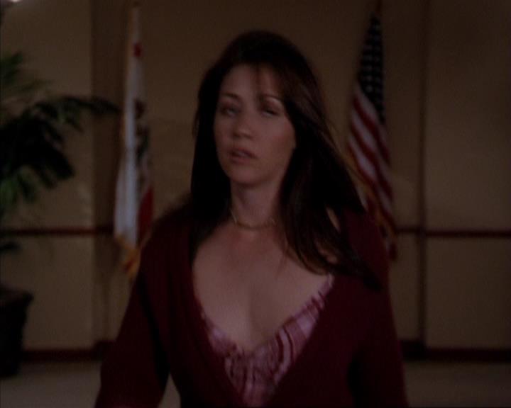 Charmed-Online-dot-316DeathTakesAHalliwell0862.jpg
