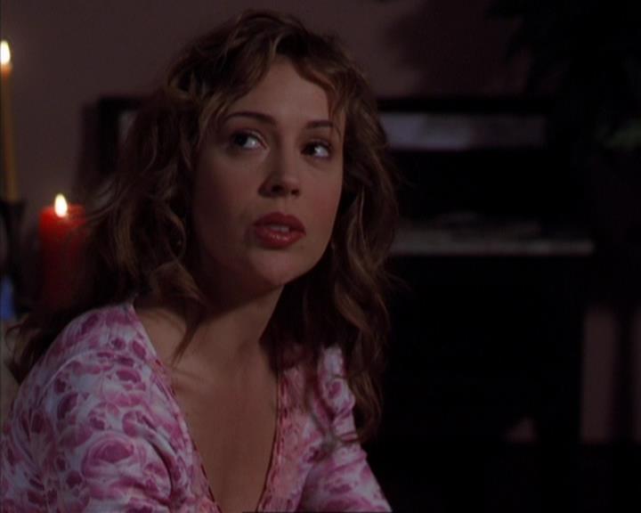 Charmed-Online-dot-316DeathTakesAHalliwell0951.jpg
