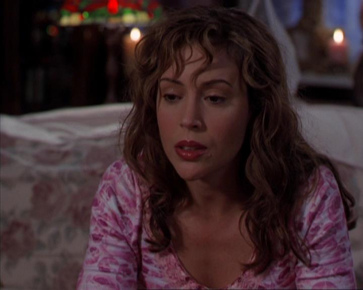 Charmed-Online-dot-316DeathTakesAHalliwell0969.jpg