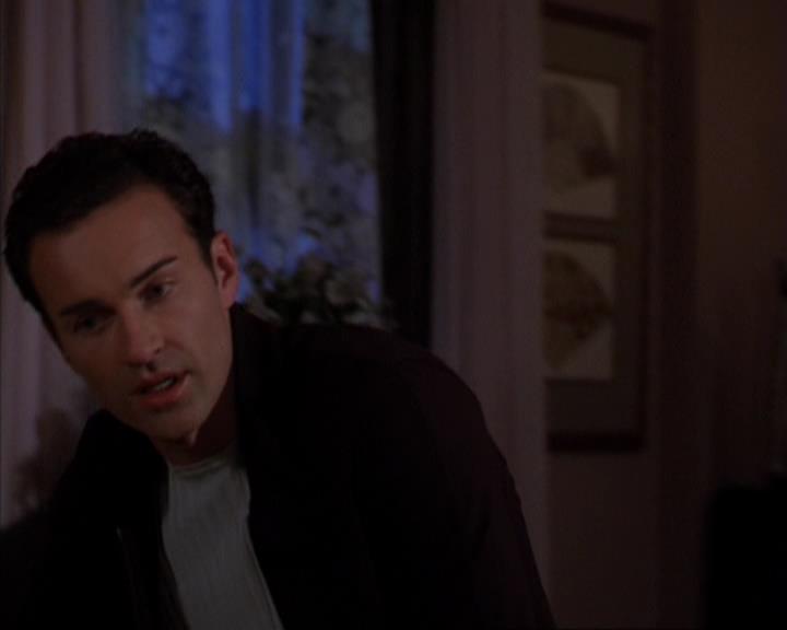 Charmed-Online-dot-316DeathTakesAHalliwell0999.jpg Charmed-Online-dot-316DeathTakesAHalliwell0999.jpg