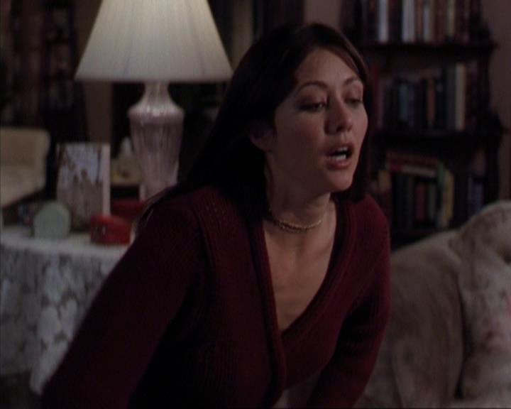 Charmed-Online-dot-316DeathTakesAHalliwell1007.jpg
