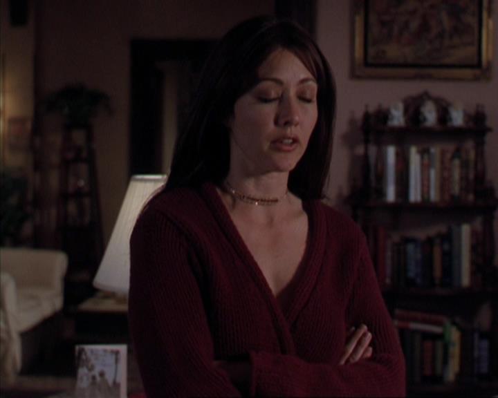 Charmed-Online-dot-316DeathTakesAHalliwell1010.jpg