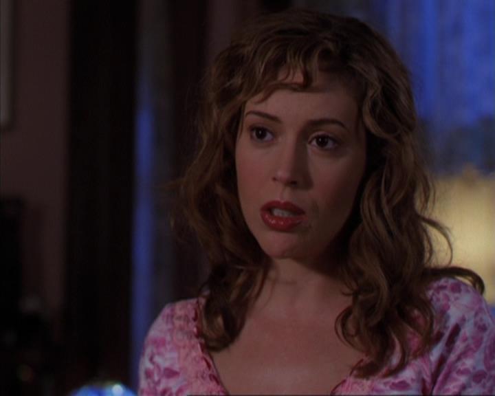 Charmed-Online-dot-316DeathTakesAHalliwell1084.jpg