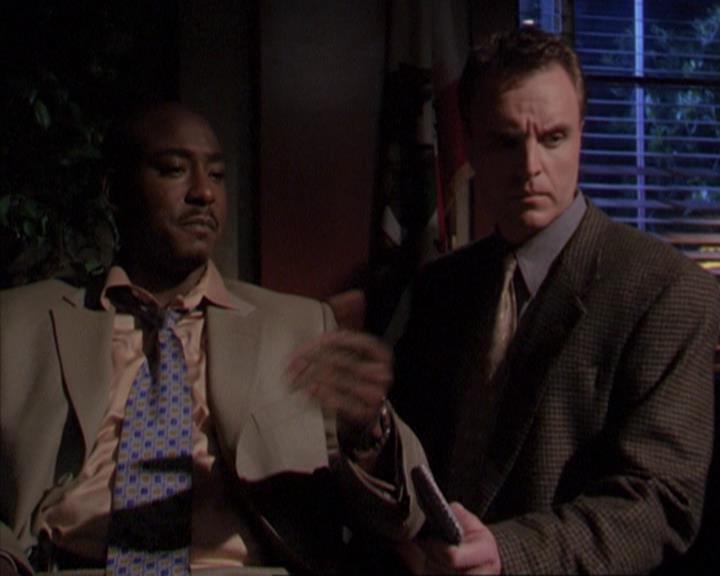 Charmed-Online-dot-316DeathTakesAHalliwell1117.jpg