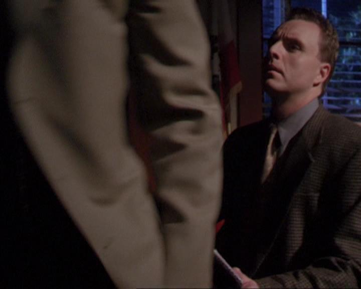 Charmed-Online-dot-316DeathTakesAHalliwell1134.jpg Charmed-Online-dot-316DeathTakesAHalliwell1134.jpg