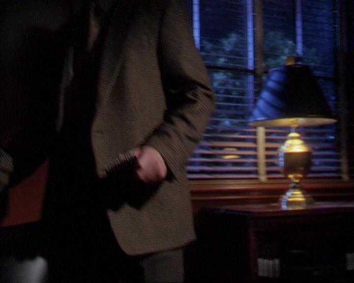 Charmed-Online-dot-316DeathTakesAHalliwell1135.jpg Charmed-Online-dot-316DeathTakesAHalliwell1135.jpg