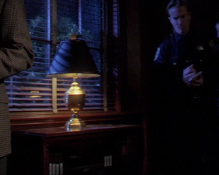 Charmed-Online-dot-316DeathTakesAHalliwell1136.jpg