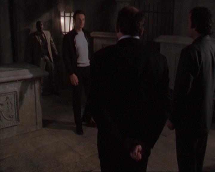 Charmed-Online-dot-316DeathTakesAHalliwell1300.jpg