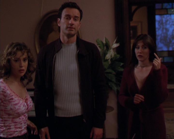 Charmed-Online-dot-316DeathTakesAHalliwell1535.jpg